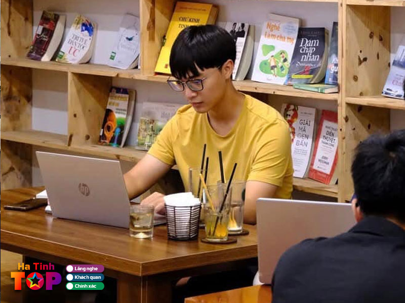 Dong-tay-cafe-sach-hatinhtoplist