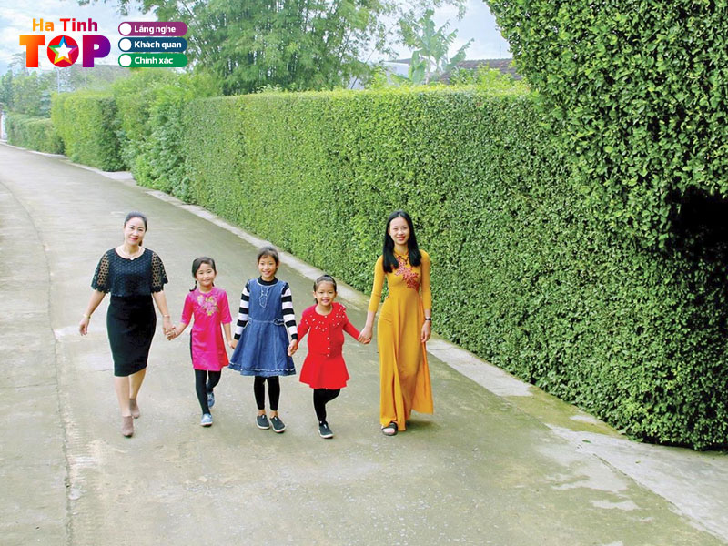 Vai-tro-cua-cong-dong-dan-toc-trong-phat-trien-tinh-hatinhtoplist